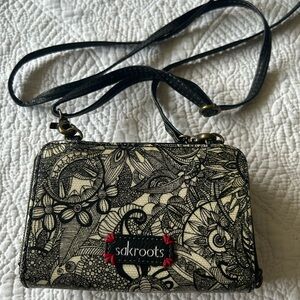 Sakroots black/white Spirit Desert Crossbody Bag/phone holder. Nice shape!